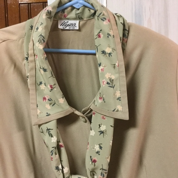 Vintage Ilyza light green top w/attached scarf - Picture 2 of 8